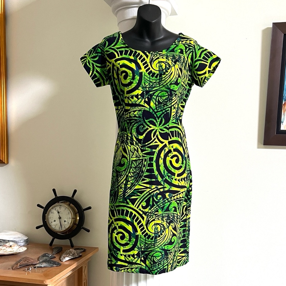 NEW South Pacific Frangipani Fiji Tribal Print Sheath Dress Medium Vacation